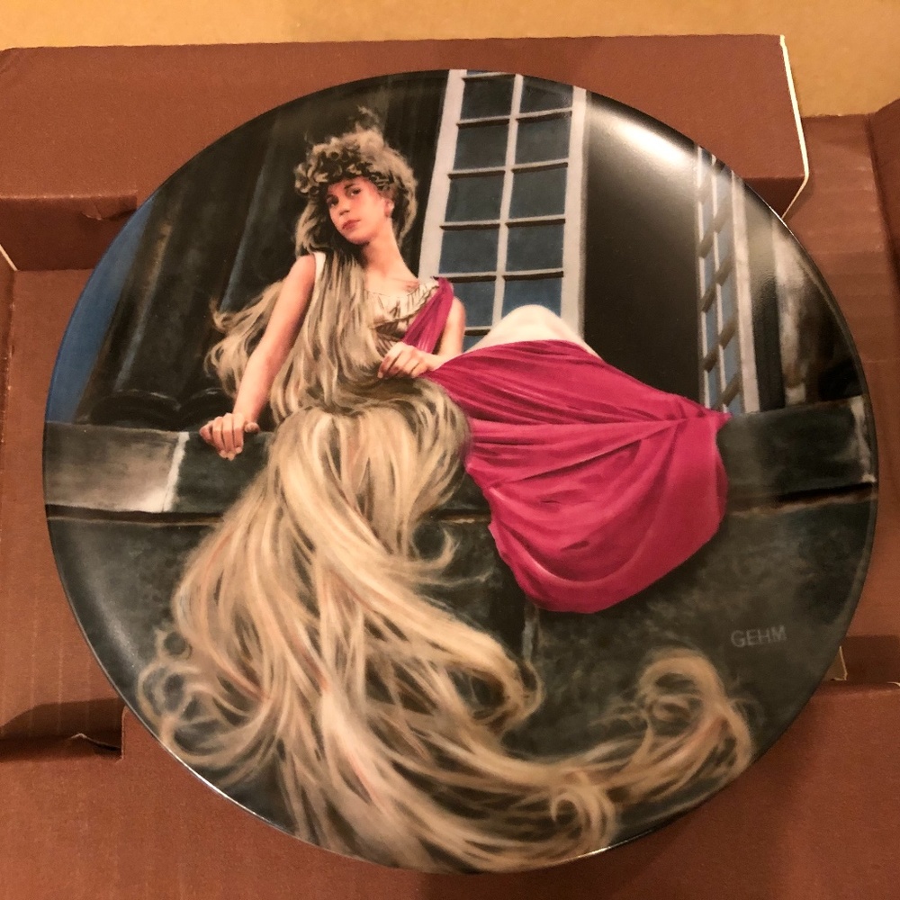 🌻3/$20 The Bradford Exchange Rapunzel plate